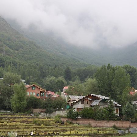 Shalimar Heights Hotel Srinagar  Exterior photo
