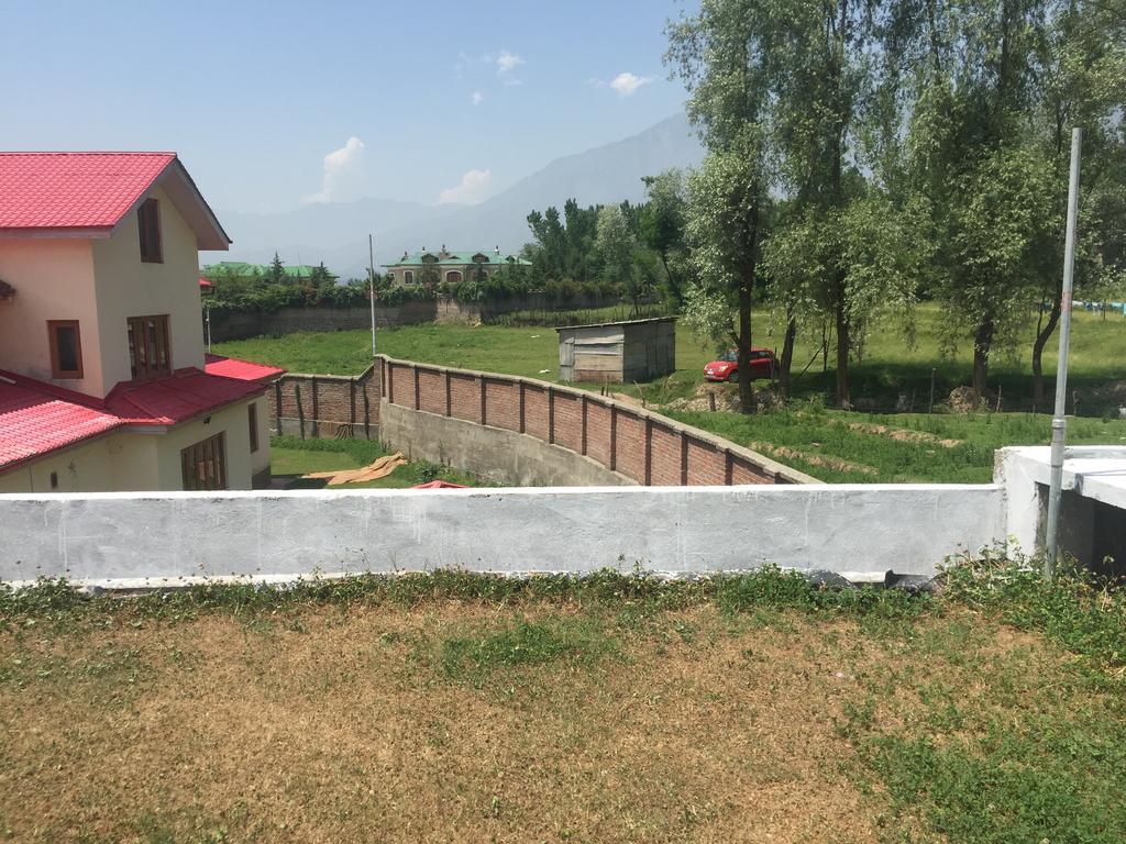Shalimar Heights Hotel Srinagar  Exterior photo