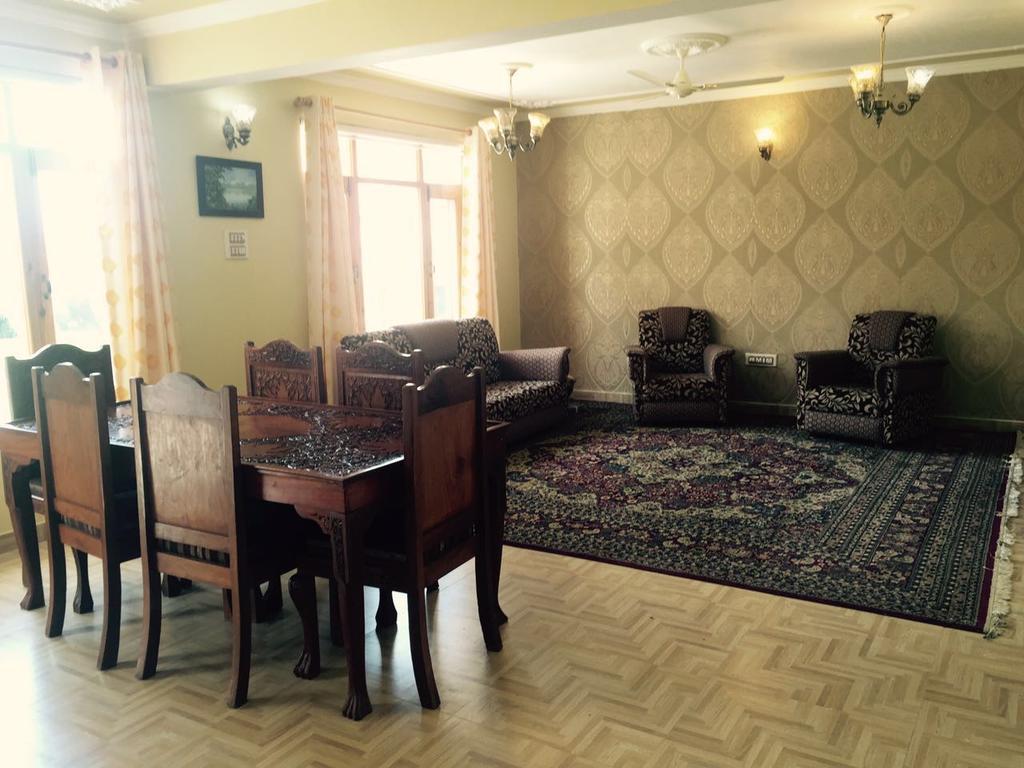 Shalimar Heights Hotel Srinagar  Exterior photo