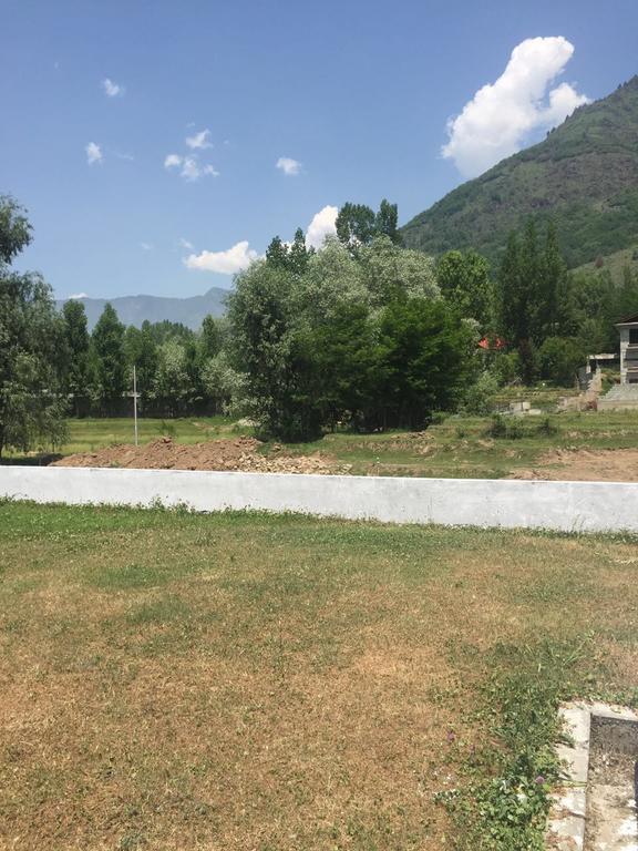 Shalimar Heights Hotel Srinagar  Exterior photo