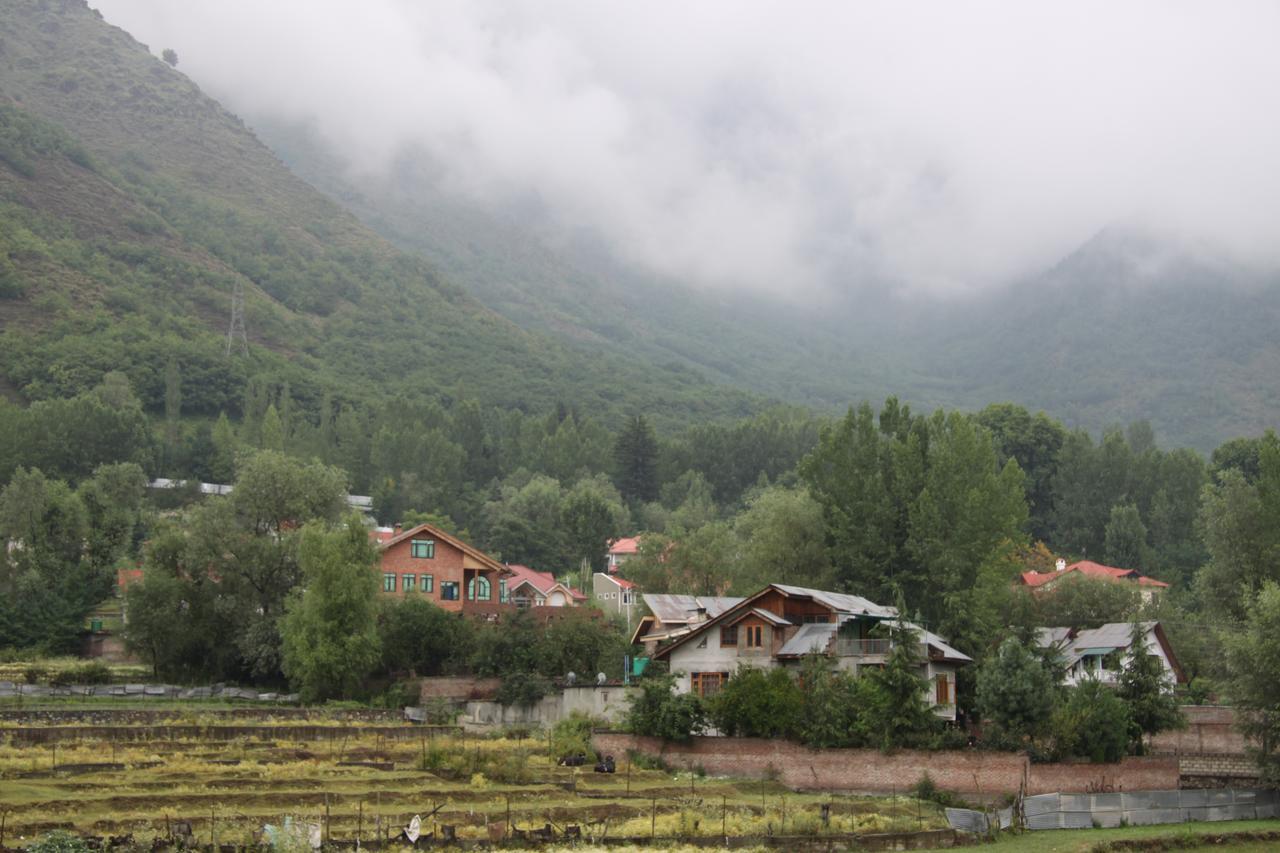 Shalimar Heights Hotel Srinagar  Exterior photo